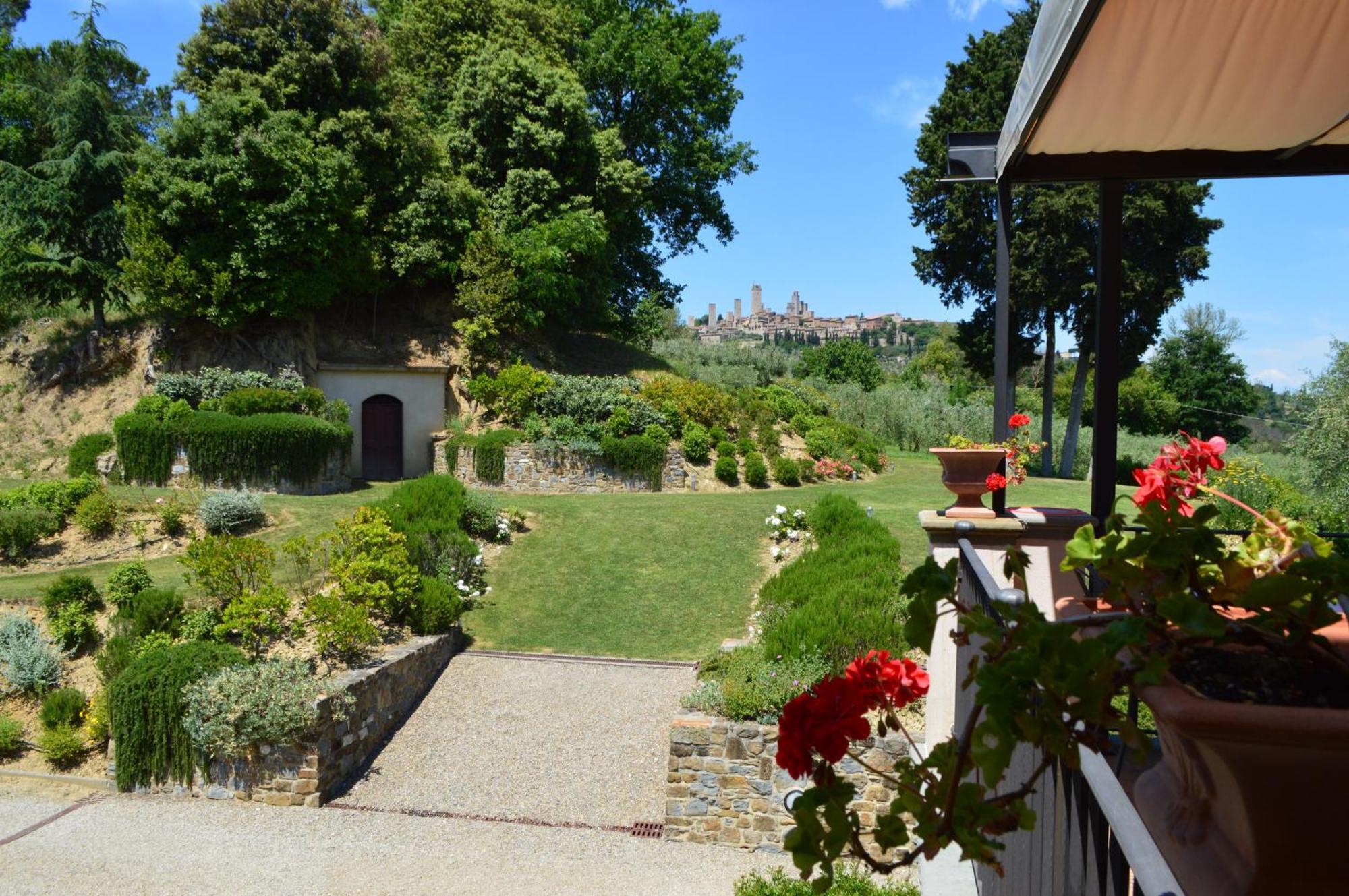 Tenuta Guardastelle - Agriturismo And Vineyard Сан-Джиминьяно Экстерьер фото